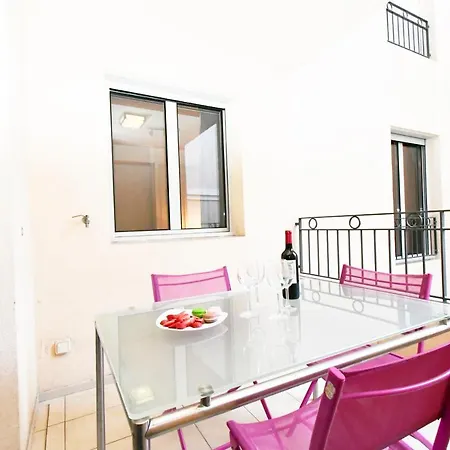 The Old Port Chez Antonella Апартаменты