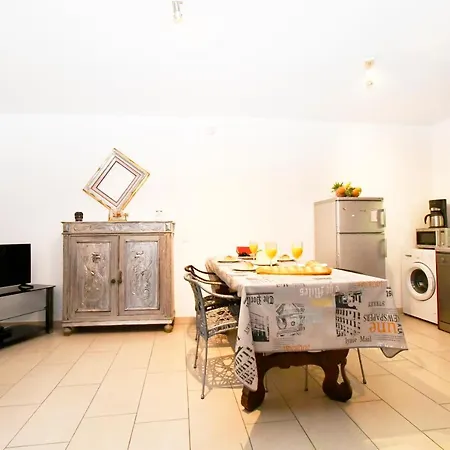 The Old Port Chez Antonella Канны